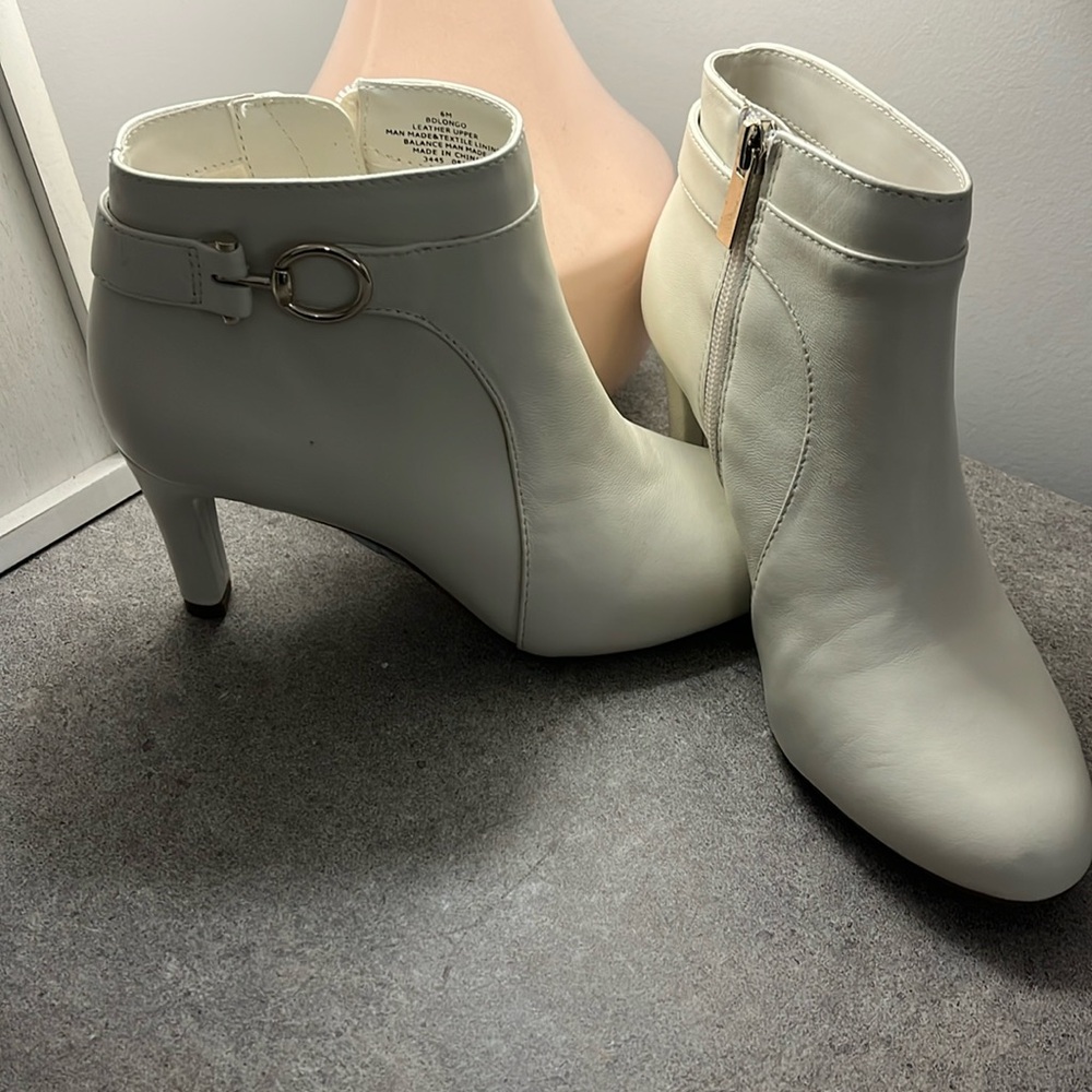 Booties - cream
